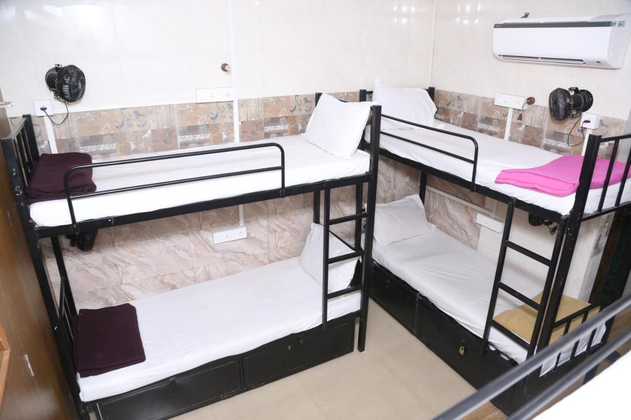 New Super Dormitory Мумбаи Экстерьер фото